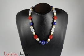 Necklace designed with lapis, agate, lacquer beads